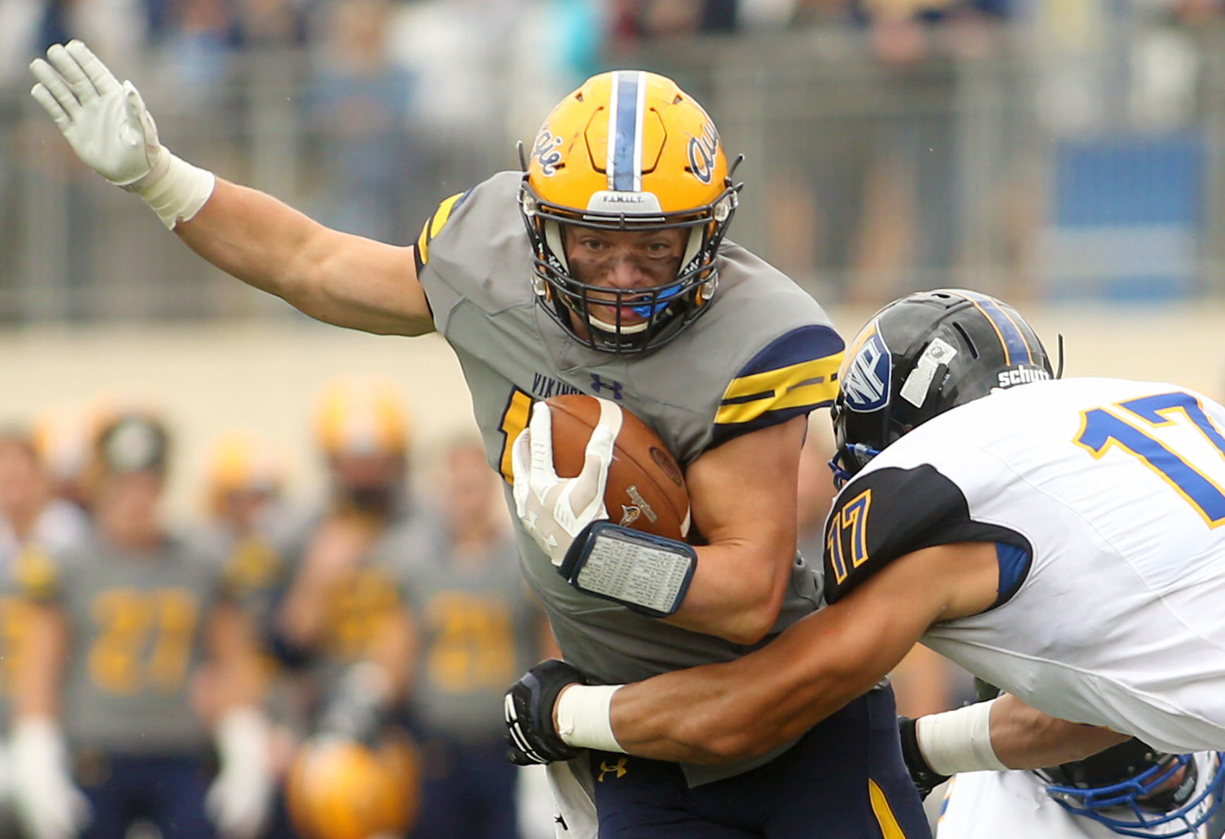 101919-mda-spt-augie-football-018